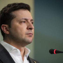 El presidente de Ucrania, Volodymyr Zelensky, habla durante una conferencia de prensa el 24 de febrero de 2022.