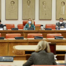 02/11/2021.- La candidata Concepción Espejel Jorquera (c, delante) comparece en la Comisión Consultiva de Nombramientos del Congreso de los Diputados en presencia de la presidenta de la Cámara Baja, Meritxell Batet (c), y el secretario general del Cong