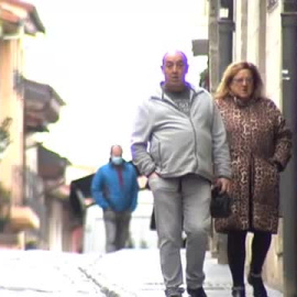 La incidencia por encima de mil casos en Agurain obliga al cierre de parques