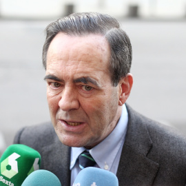 José Bono hace unas declaraciones ante los medios de comunicación, en una imagen de archivo.