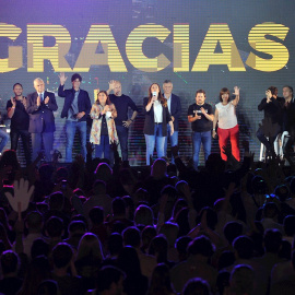 Miembros Juntos por el Cambio festejan haber ganado las elecciones legislativas en los principales distritos del país.