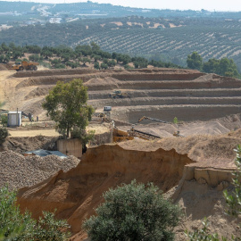 JAÉN, 04/06/2021.- Continúa la búsqueda del trabajador de 35 años que quedó sepultado tras producirse un derrumbe en una cantera de Villanueva de la Reina en Jaén.