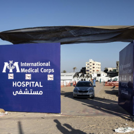 Evacuación de un hospital en Rafah tras el avance del Ejército israelí.