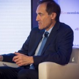 Unicaja cesa a Manuel Menéndez como consejero delegado