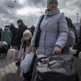 El imparable éxodo de los habitantes de Odesa ante el acecho de las tropas y los buques rusos