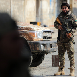 Un combatiente turco en la frontera con Siria/ AFP