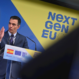 El presidente del Gobierno, Pedro Sánchez, ofrece una rueda de prensa junto a la presidenta de la Comisión Europea, Ursula von der Leyen, en la sede de Red Eléctrica de España, tras la reunión mantenida este miércoles.