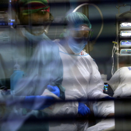 Professionals de l'Hospital del Mar amb pacients Covid fa uns dies.