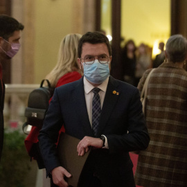 El presidente de la Generalitat, Pere Aragonès, durante un pleno sobre la totalidad de los Presupuestos, en el Parlament, a 22 de noviembre de 2021, en Barcelona, Cataluña (España).