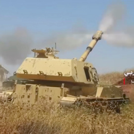 Un tanque sirio dispara en la provincia de Deraa. ARCHIVO/REUTERS