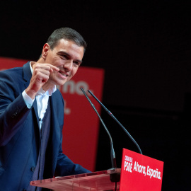 El secretario general del PSOE y presidente del Gobierno en funciones, Pedro Sánchez, interviene en un acto en Alcázar de San Juan (Ciudad Real). EFE/Ismael Herrero