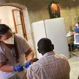 Un home vacunat de Covid-19 al convent de Santa Clara de Manresa.