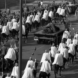 23/11/1975- Traslado de los restos de Franco desde el Palacio Real al Valle de los Caídos en 1975. / EFE