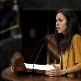 La diputada de Podemos Ione Belarra, durante su intervención en el Congreso de los Diputados donde hoy el jefe del Ejecutivo, Pedro Sánchez, ha comparecido a petición propia , en un pleno extraordinario , para informar de su programa de Gobierno y dar 