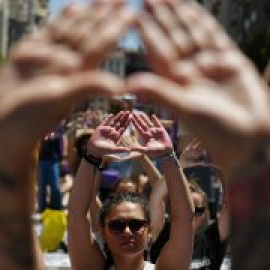 Dos soluciones para la prostitución pero una única causa: "Si hubiera menos precariedad, muchas no ejercerían"