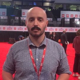 Trump, agresivo y confiado, carga contra un titubeante Biden en un debate decisivo