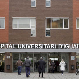 (10/03/2022) Aspecto del exterior del Hospital de Igualada.