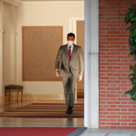 El presidente del Gobierno, Pedro Sánchez, se dispone a dar una declaración institucional en el Palacio de la Moncloa para explicar los pormenores de la decisión de aprobar los indultos a los líderes independentistas del "procés" en el Consejo de Min