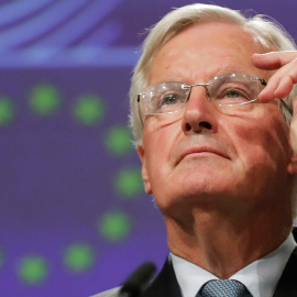 El principal negociador de la UE, Michael Barnier, durante una rueda de prensa. EFE/OLIVIER HOSLET