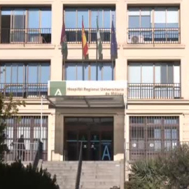 68 sanitarios del hospital de Málaga contagiados tras una reunión navideña