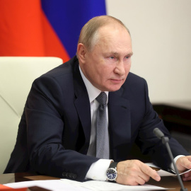 14/12/2021 El presidente ruso, Vladimir Putin, asiste a una reunión con el presidente chino, Xi Jinping vía telemática