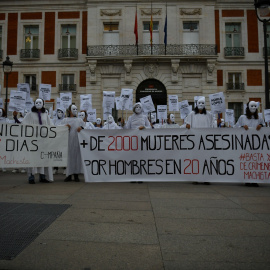 Grupos feministas se concentran en la Puerta del Sol de Madrid.