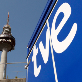 Vista de la torre el "Pirulí", centro de comunicaciones de RTVE. EFE