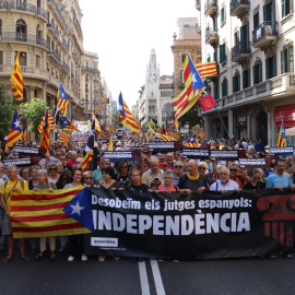 Capçalera de la manifestació convocada per l'ANC aquest dissabte contra la justícia per com està aplicant l'amnistia.