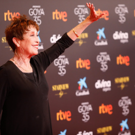 La actriz Verónica Forqué, posa en la alfombra roja en la 35 edición de los Premios Goya en el Teatro del Soho CaixaBank de Málaga a 6 de marzo del 2021.