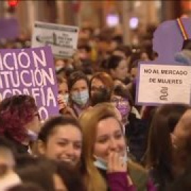 Miles de mujeres salen a la calle en toda España para reivindicar la igualdad por el 8M