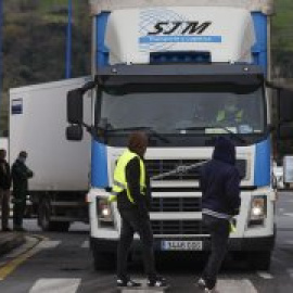Las claves del paro indefinido (que no huelga) en el transporte de mercancías