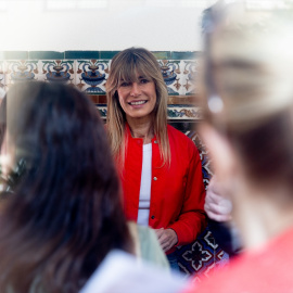 La esposa del presidente del Gobierno, Begoña Gómez, acude a votar durante la jornada de elecciones europeas.