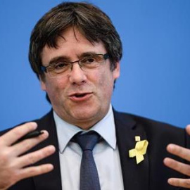 El ex presidente catalán Carles Puigdemont da una rueda de prensa en Berlín (Alemania) hoy, 25 de julio de 2018. Puigdemont afirmó que el fin de semana próximo regresará a Bélgica y que desde allí tiene la "voluntad de continuar el mandato de la ge