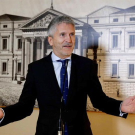 El ministro del Interior en funciones, Fernando Grande-Marlaska durante una rueda de prensa celebrada en el Congreso en Madrid, España. EFE/Paco Campos