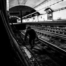 El grafitero 'Lose' en el metro