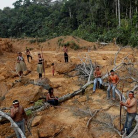 Indígenas en la selva del Amazonas. REUTERS