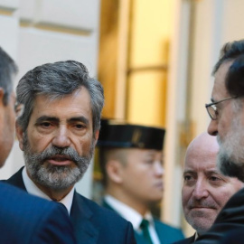 El ministro de Justicia, Rafael Catalá, (i) junto al presidente del Gobierno, Mariano Rajoy, y Carlos Lesmes Serrano, presidente del Supremo y del CGPJ. EFE/Archivo