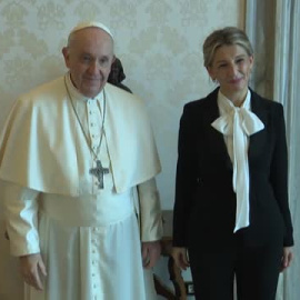 Yolanda Díaz, emocionada tras verse con el Papa