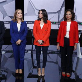 Las dirigentes de los principales partidos con representación parlamentaria, (i-d) Irene Montero (Unidas Podemos), Ana Pastor (PP), Inés Arrimadas (Ciudadanos), María Jesús Montero (PSOE), y Rocío Monasterio (Vox) antes del debate. /EFE