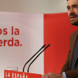 El portavoz del PSOE, Felipe Sicilia, en rueda de prensa.