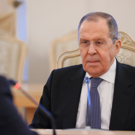 29/03/22. El ministro de Exteriores de Rusia, Serguéi Lavrov, se reúne con su homónimo ucraniano, Dmitro Kuleba. Imagen de archivo.