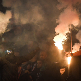 17/07/2024 Varios ultras durante la celebración de una competición de futbol en Lyon, Francia. Foto de archivo.