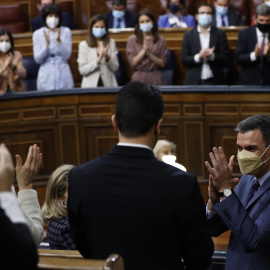 El presidente del Gobierno, Pedro Sánchez, tras su comparecencia este miércoles ante el pleno del Congreso para informar de las conclusiones del Consejo Europeo, la Cumbre de la OTAN y las relaciones con Marruecos