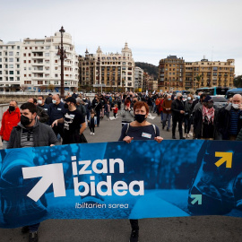 26/12/2021 La red de apoyo a los presos de ETA Sare en una marcha ciclista desde la cárcel de Martutene hasta los juzgados de San Sebastián