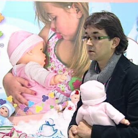 Presentan el sacaleches de una muñeca 