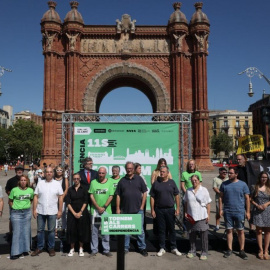 Representants de les entitats independentistes presenten la mobilització descentralitzada de la Diada, a l'Arc de Triomf de Barcelona