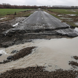 Daños causados ​​por las inundaciones en una carretera de Nueva Zelanda. 1 de Junio de 2021.