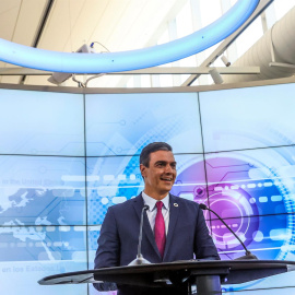 El presidente del Gobierno español, Pedro Sánchez, habla a los medios de comunicación en el campus de la compañía HP, en Palo Alto.