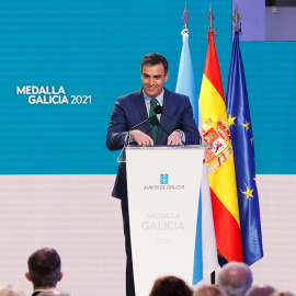 El Presidente del Gobierno, Pedro Sánchez, durante la ceremonia de entrega de la Medalla de Galicia este domingo en Santiago de Compostela.
