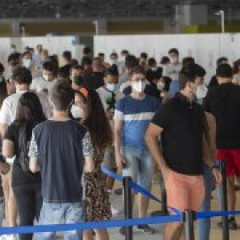 La quinta ola se ralentiza entre los jóvenes de 12 a 29 años